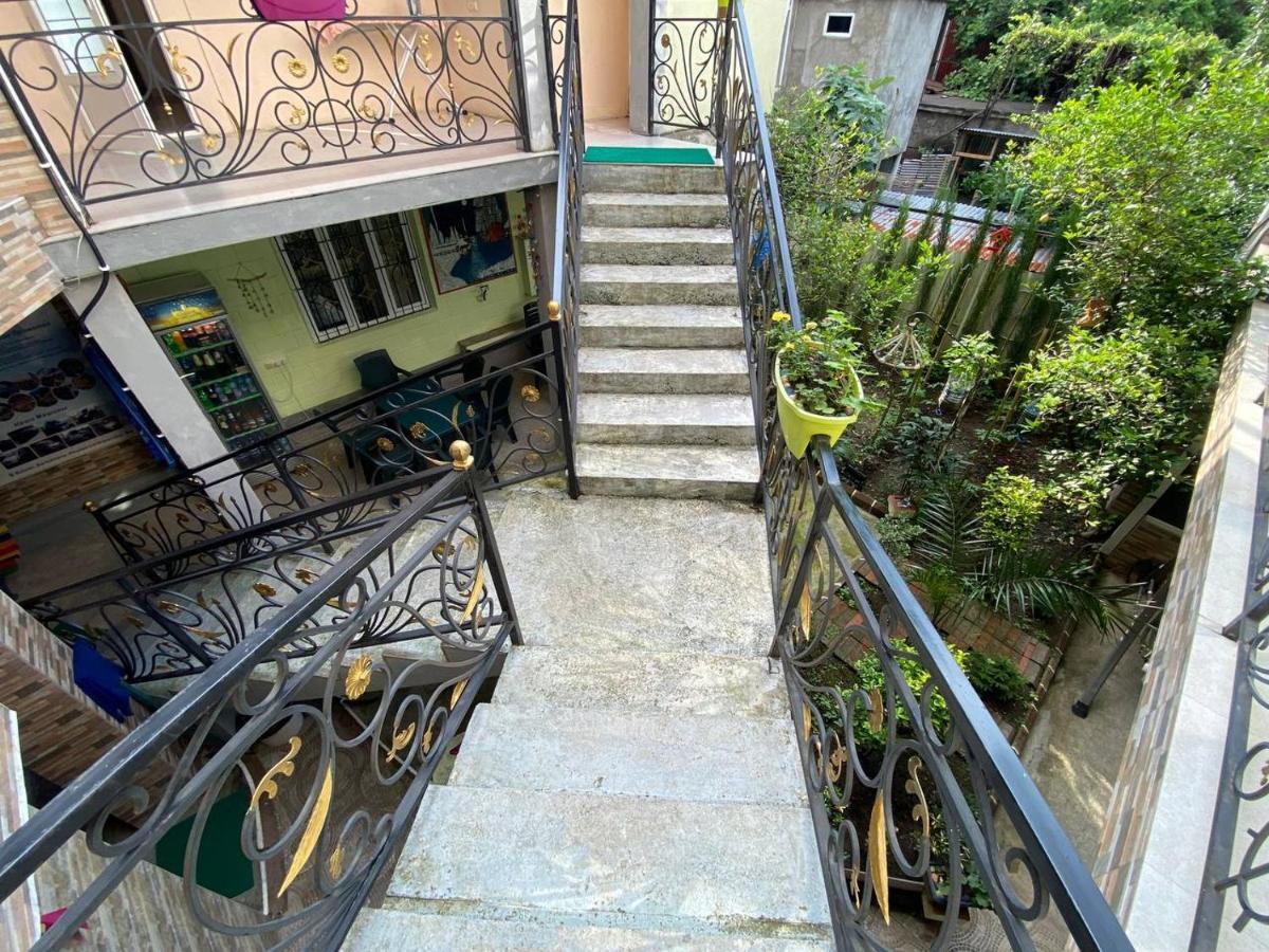 Guest House Ocean Force Batumi Esterno foto