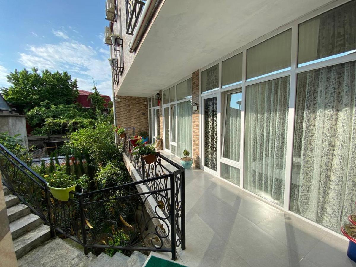 Guest House Ocean Force Batumi Esterno foto