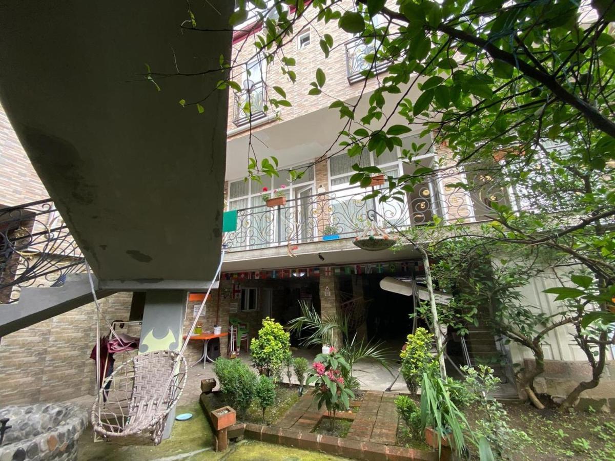 Guest House Ocean Force Batumi Esterno foto