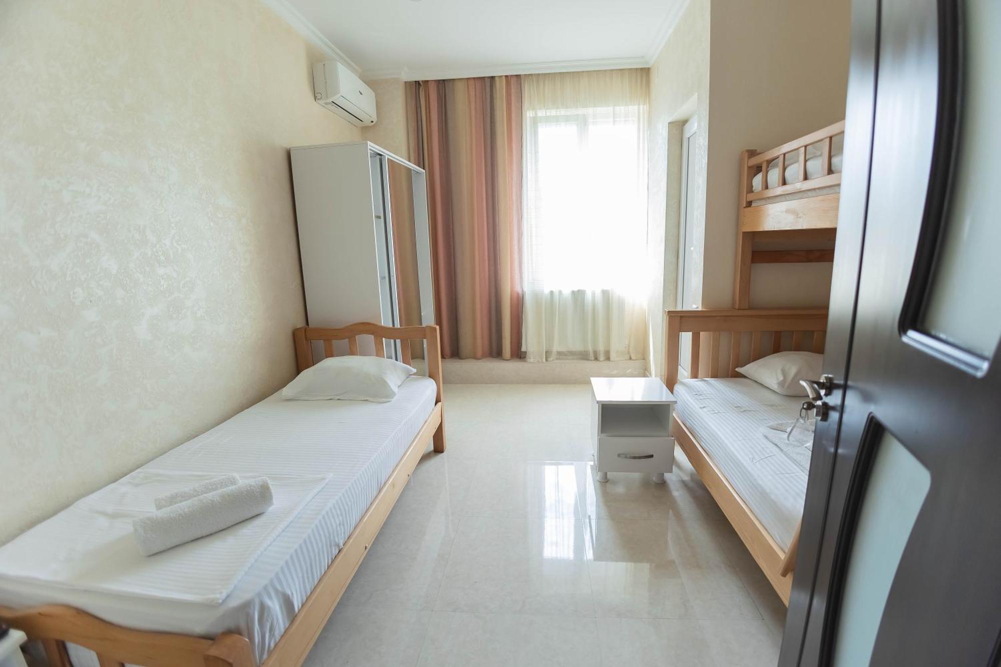Guest House Ocean Force Batumi Esterno foto