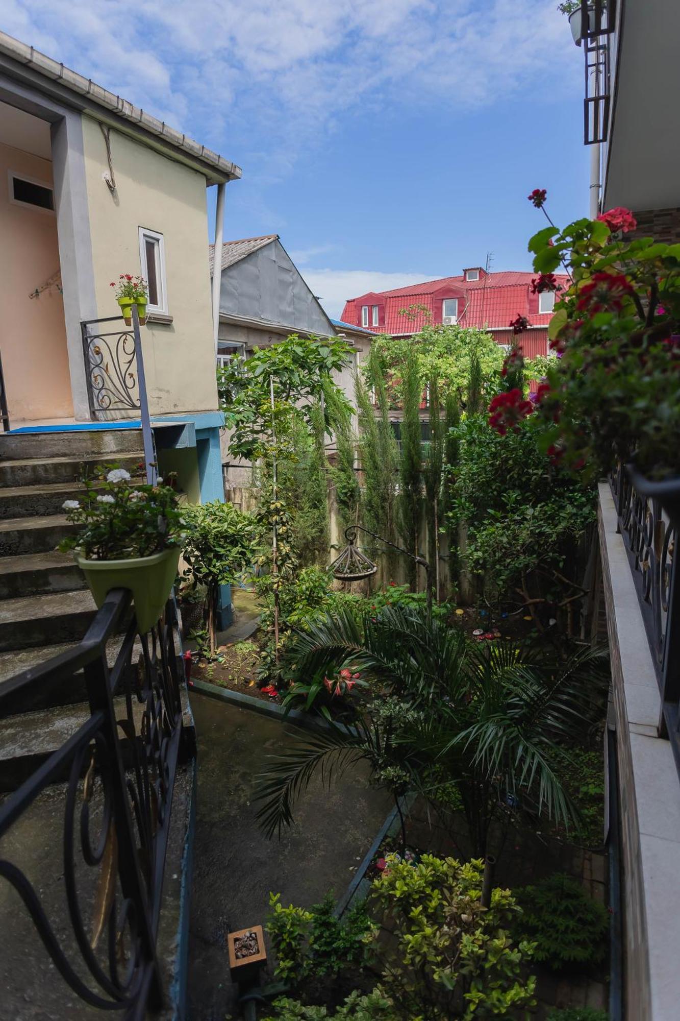 Guest House Ocean Force Batumi Esterno foto
