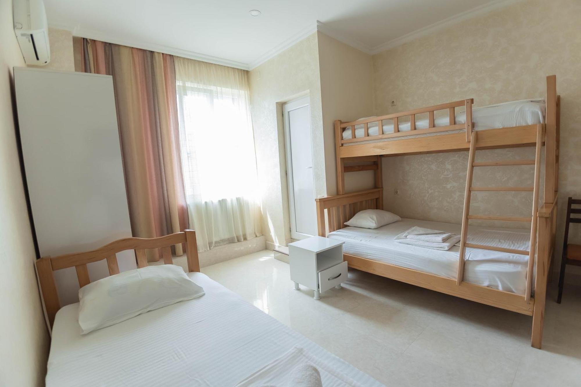 Guest House Ocean Force Batumi Esterno foto
