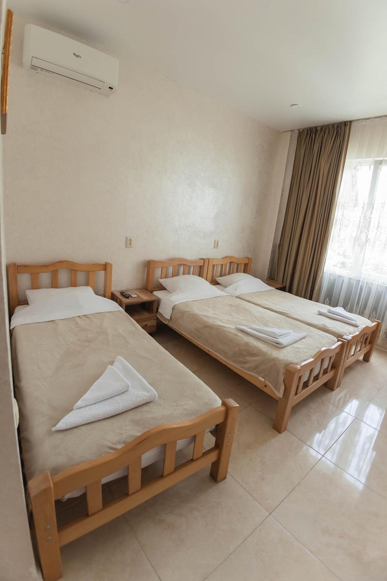 Guest House Ocean Force Batumi Esterno foto