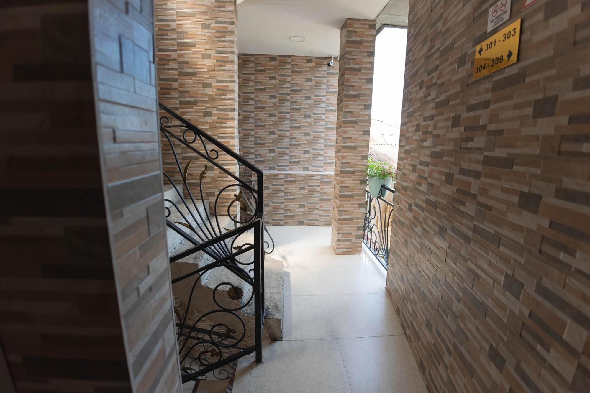 Guest House Ocean Force Batumi Esterno foto
