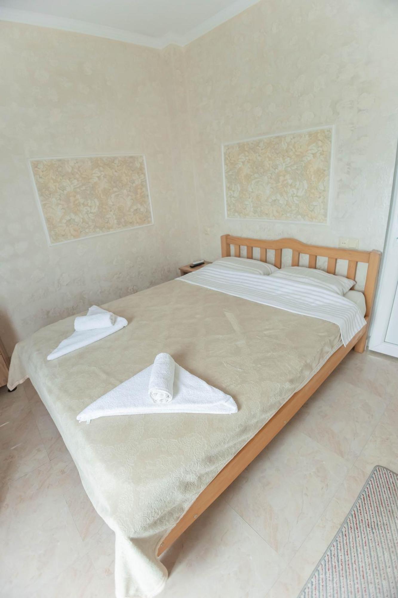 Guest House Ocean Force Batumi Esterno foto