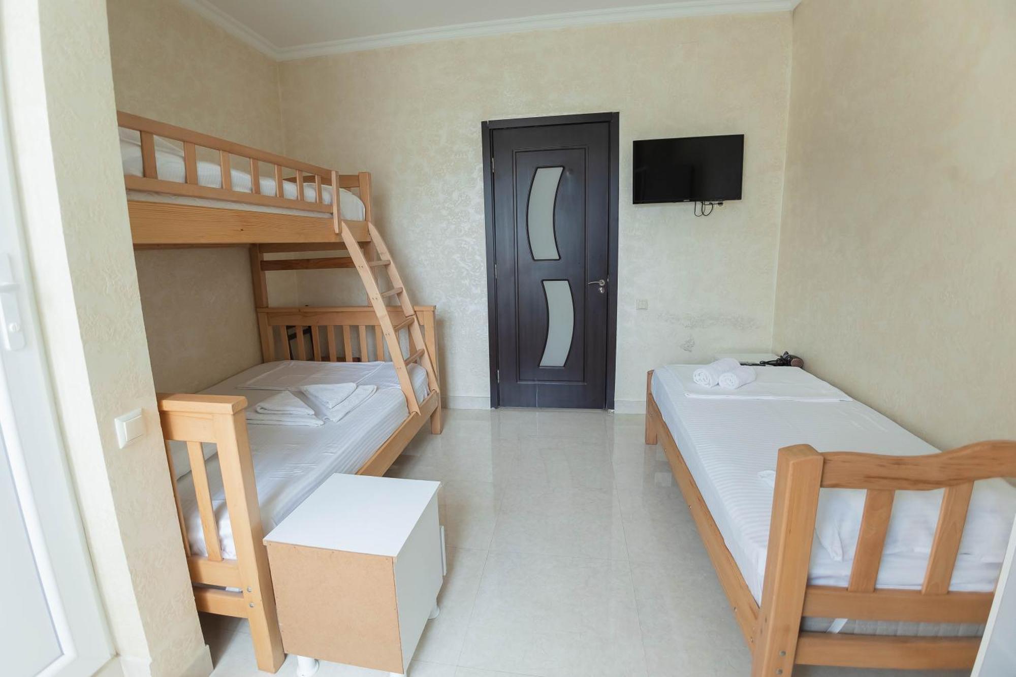 Guest House Ocean Force Batumi Esterno foto