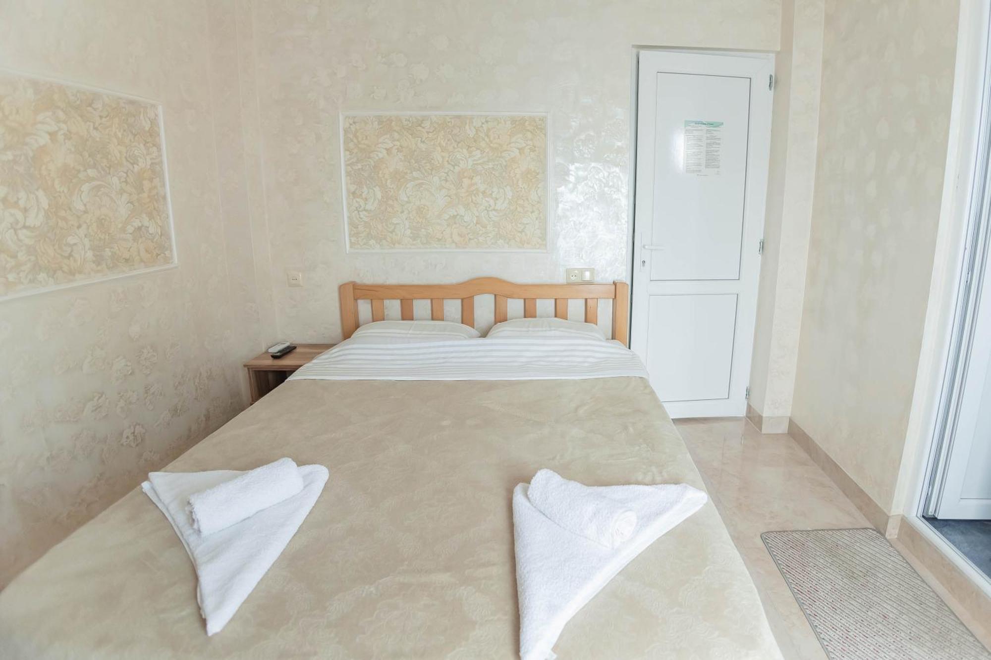 Guest House Ocean Force Batumi Esterno foto