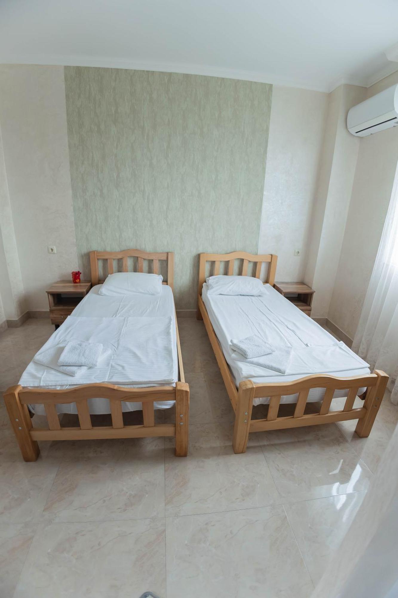 Guest House Ocean Force Batumi Esterno foto